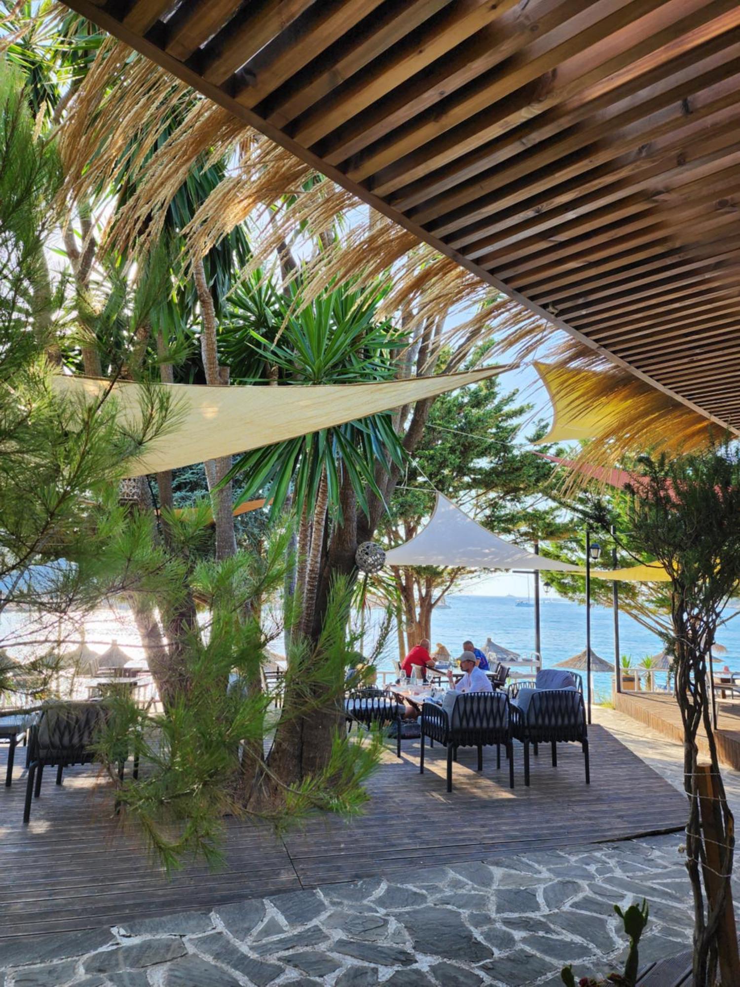Manta Hotel Ksamil Exteriör bild