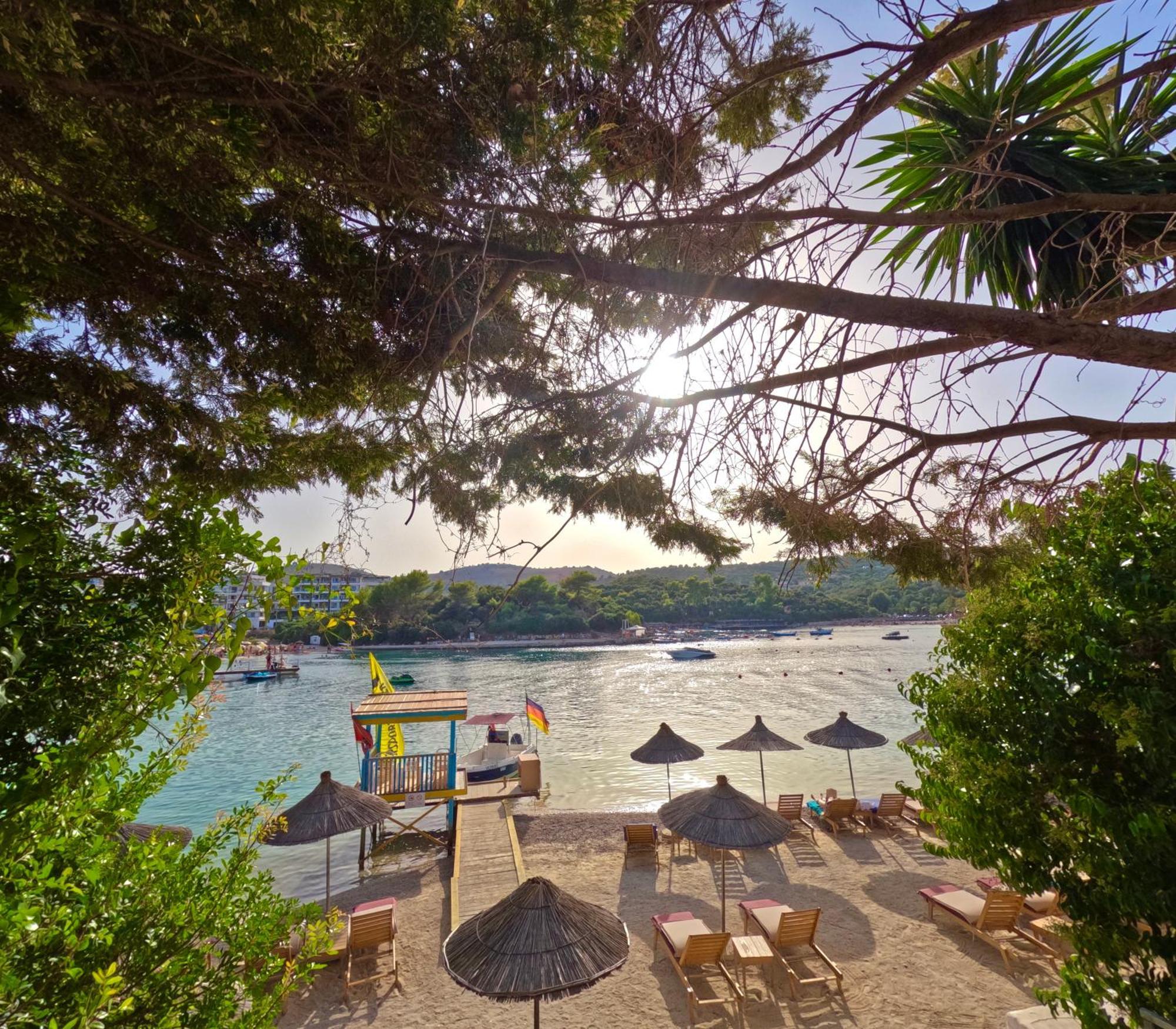 Manta Hotel Ksamil Exteriör bild