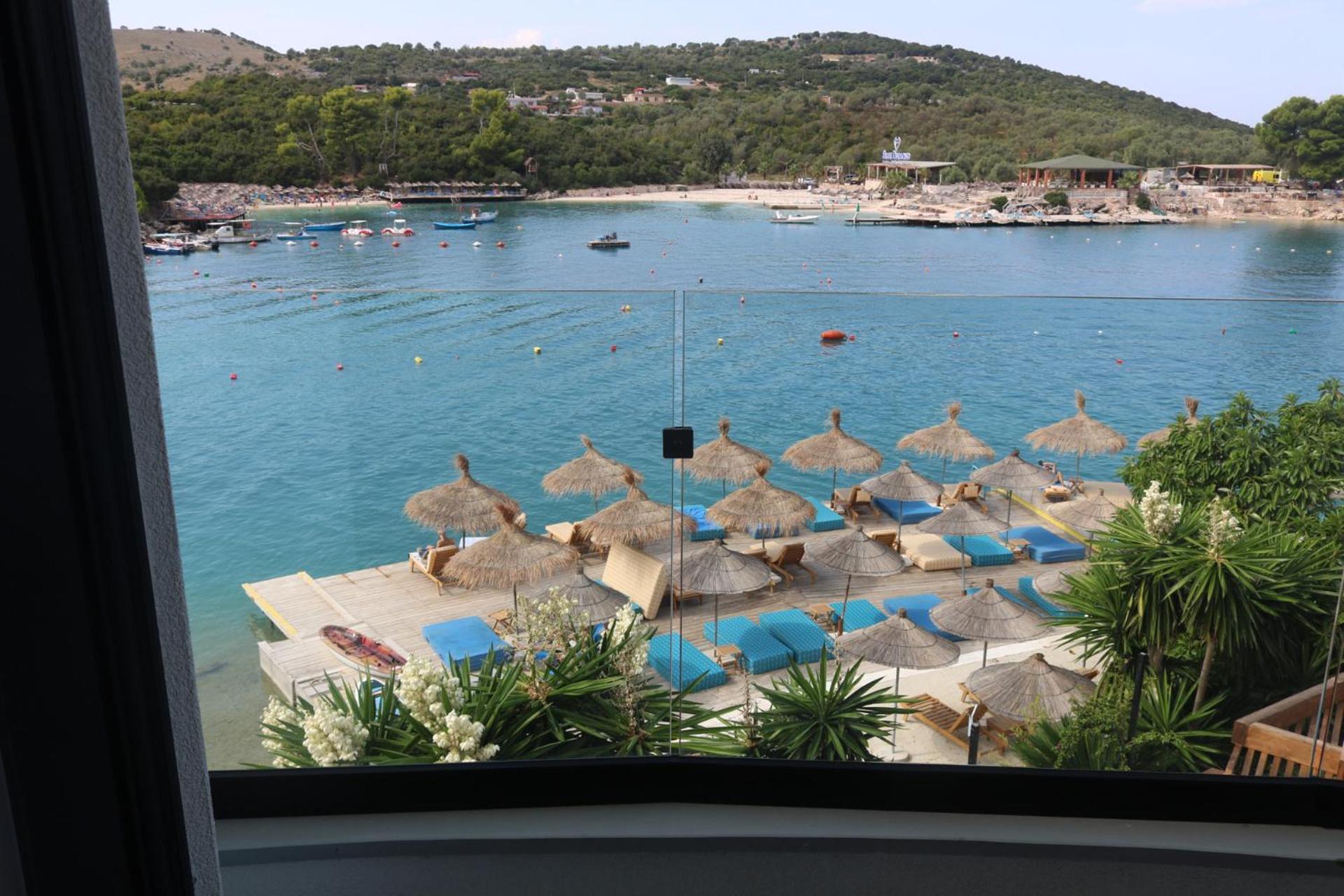 Manta Hotel Ksamil Exteriör bild