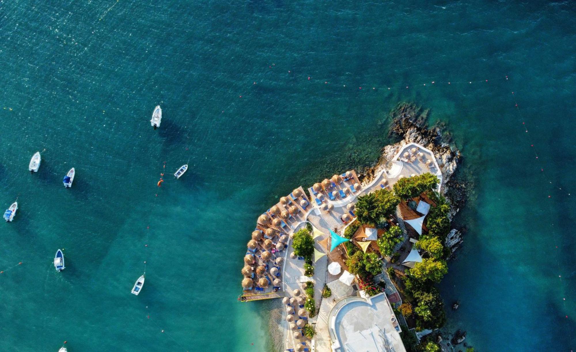 Manta Hotel Ksamil Exteriör bild