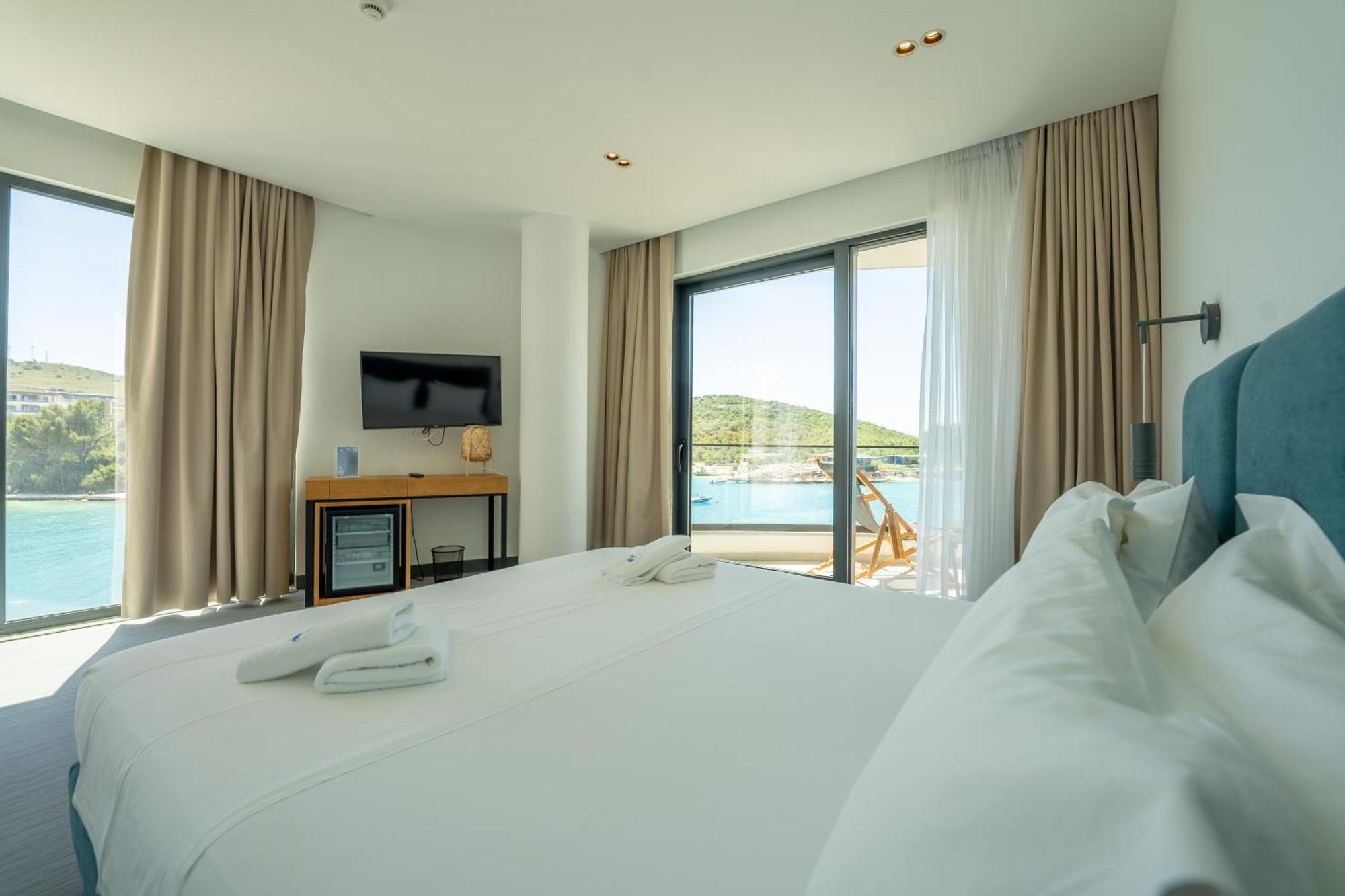 Manta Hotel Ksamil Exteriör bild