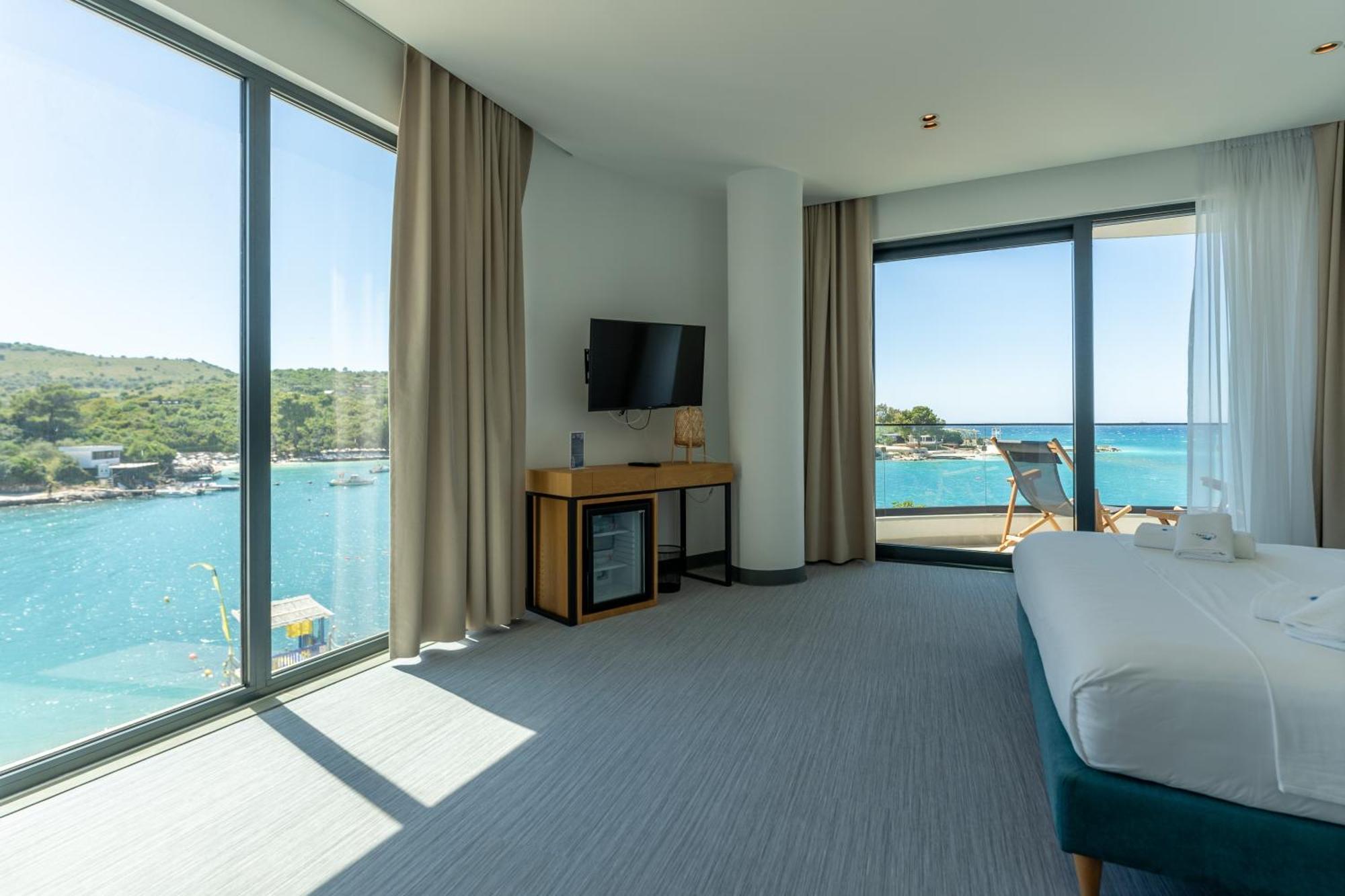 Manta Hotel Ksamil Exteriör bild