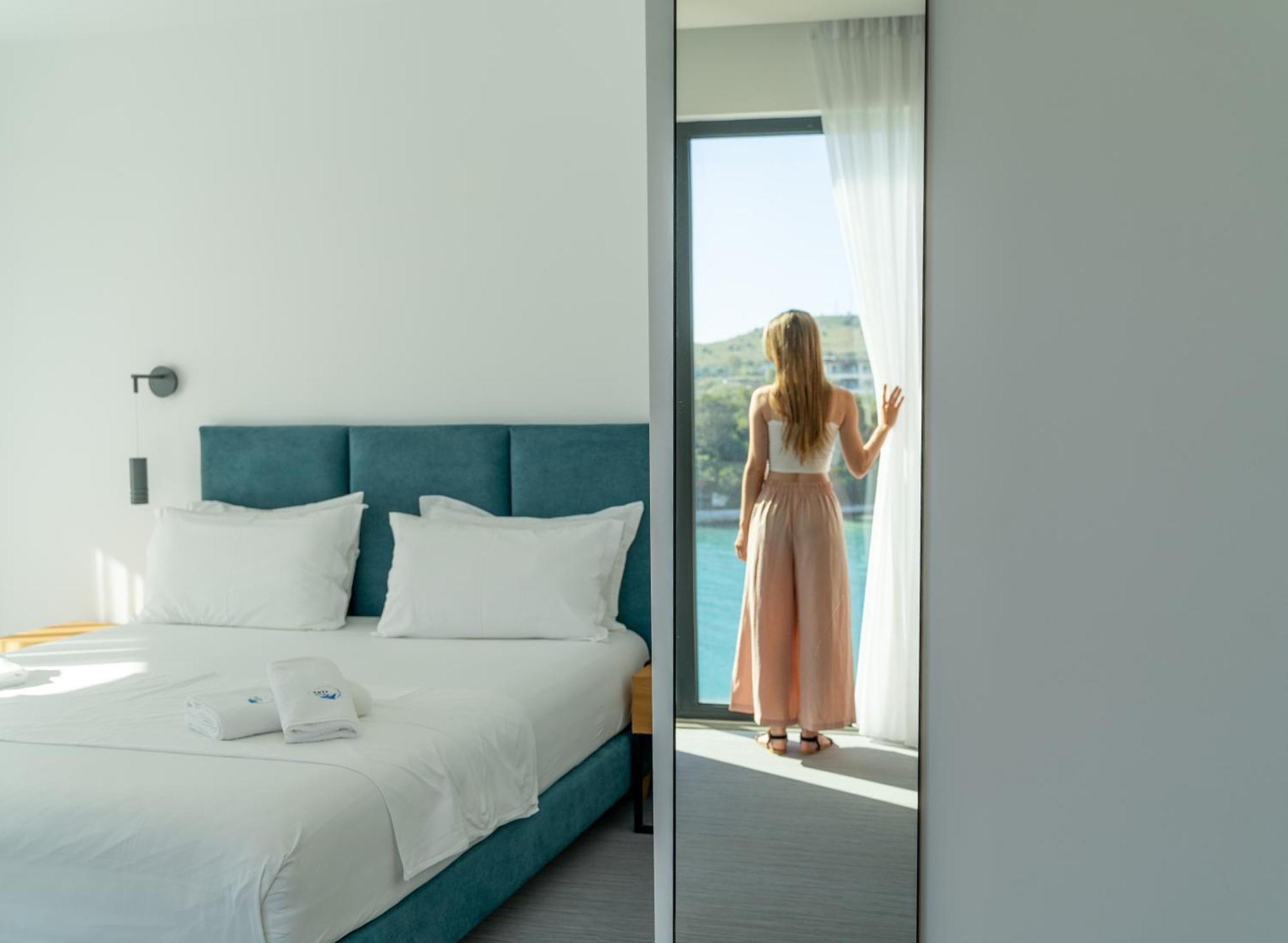 Manta Hotel Ksamil Exteriör bild